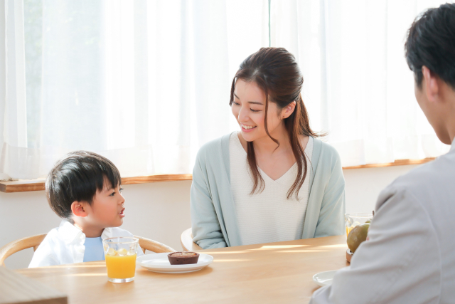 おやつの時間の家族