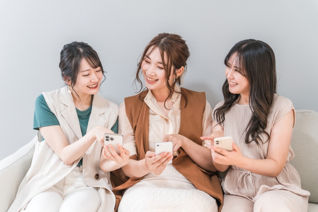 推し活する女性