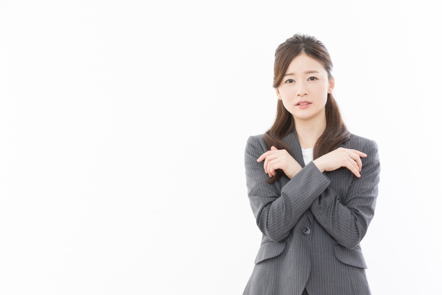 冷え性のビジネスウーマン