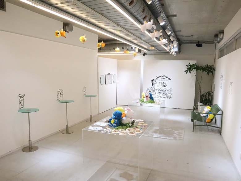「たべっ子どうぶつカフェスタンドOmotesando」店内の様子