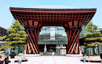 JR金沢駅鼓門
