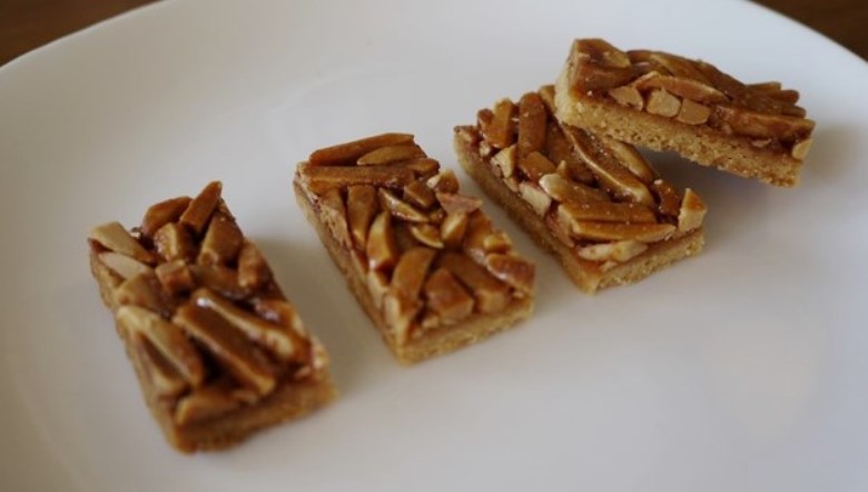 FAMIMA CAFE&SWEETS ローストアーモンドの香ばしフロランタン