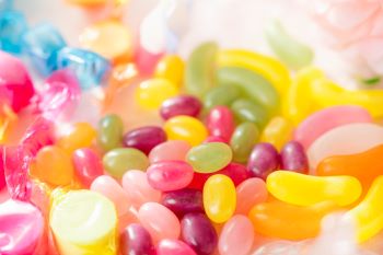 レトロでカラフルなお菓子たち