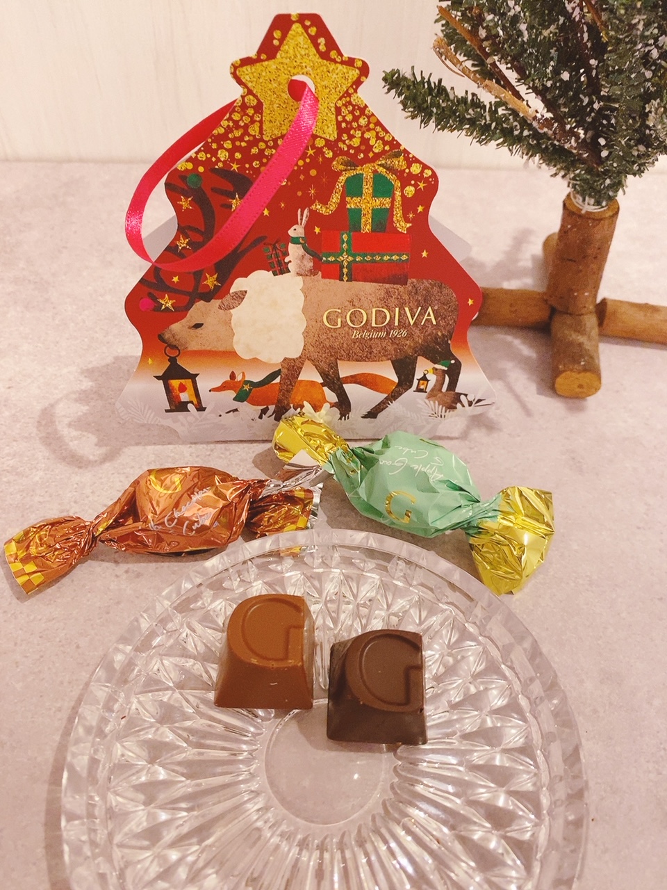 ゴディバ「星降る森のクリスマス　Gキューブ２粒入り」2