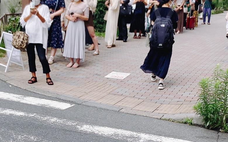 アイムドーナツ行歩道