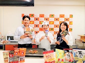 オタフクソースお三方