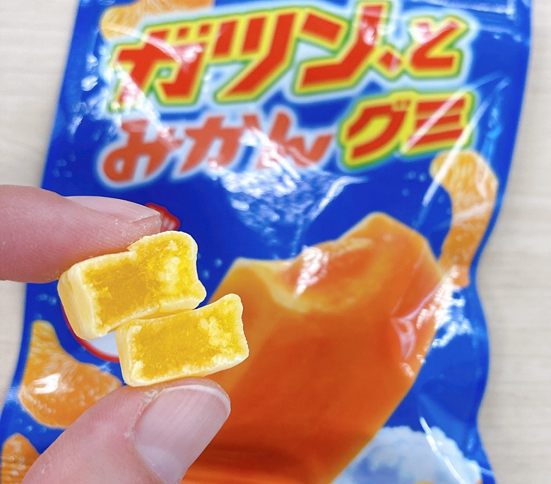 /ガツンとみかんグミ_アップ(断面)