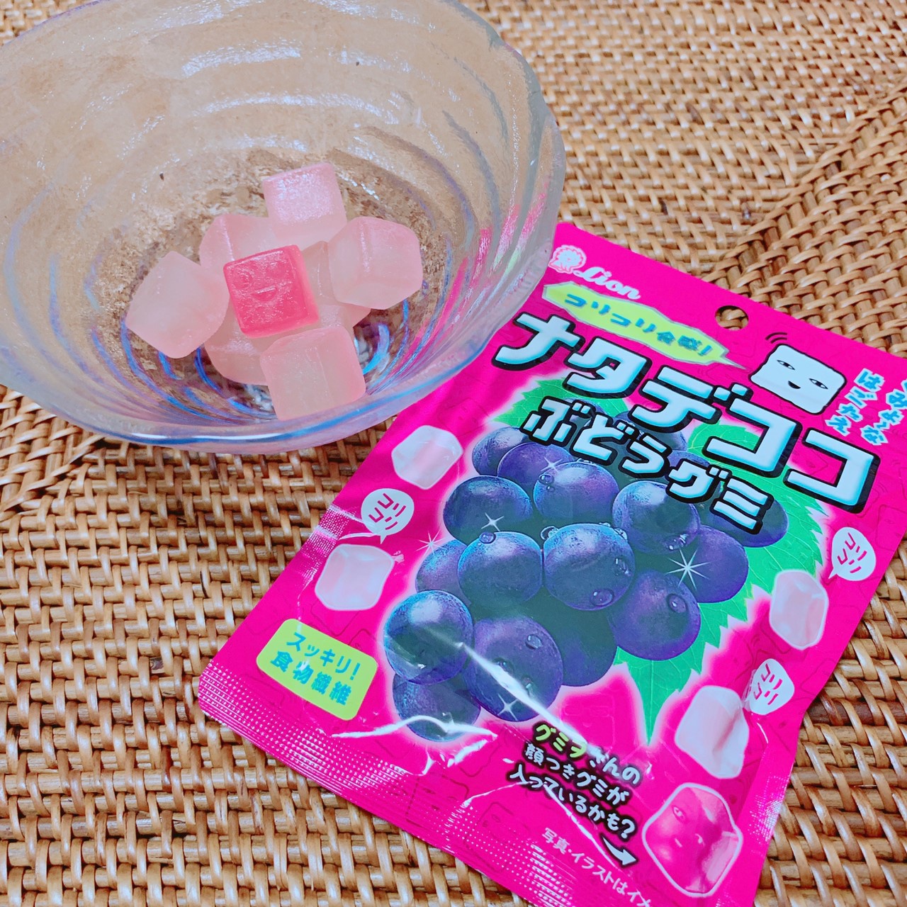 ”ナタデココぶどうグミ”