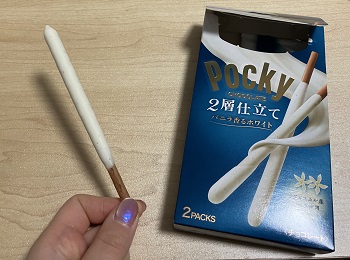 江崎グリコ ポッキー2層仕立て<バニラ香るホワイト>を実食