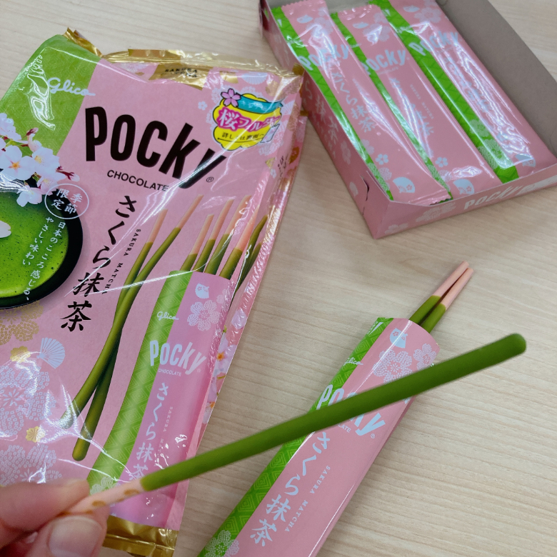ポッキーさくら抹茶中身②