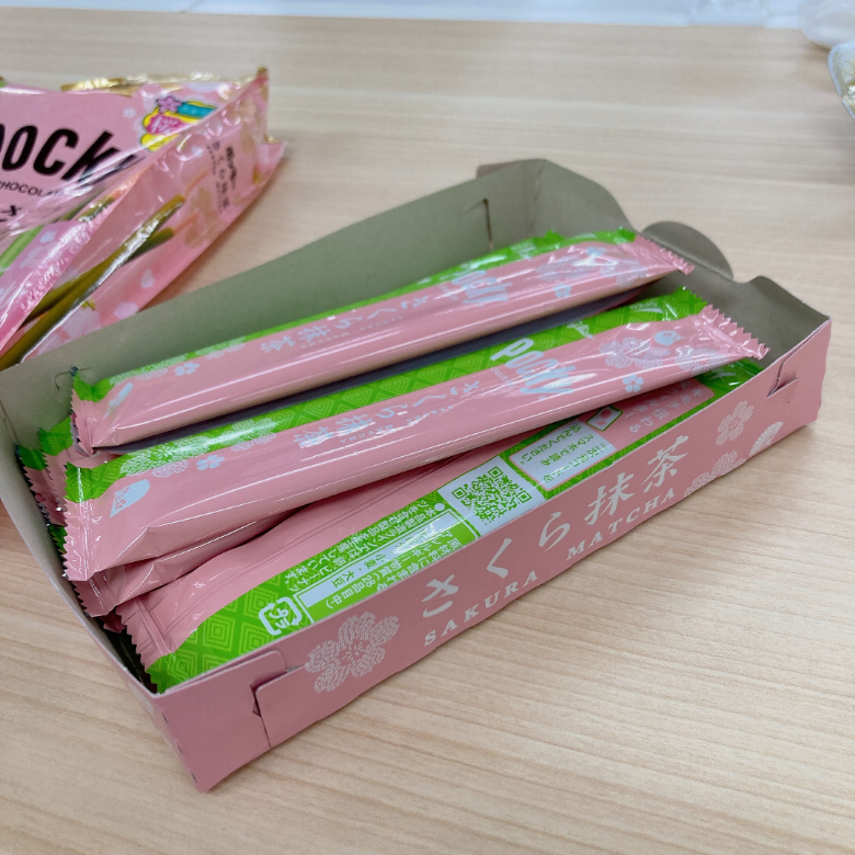 ポッキーさくら抹茶開封
