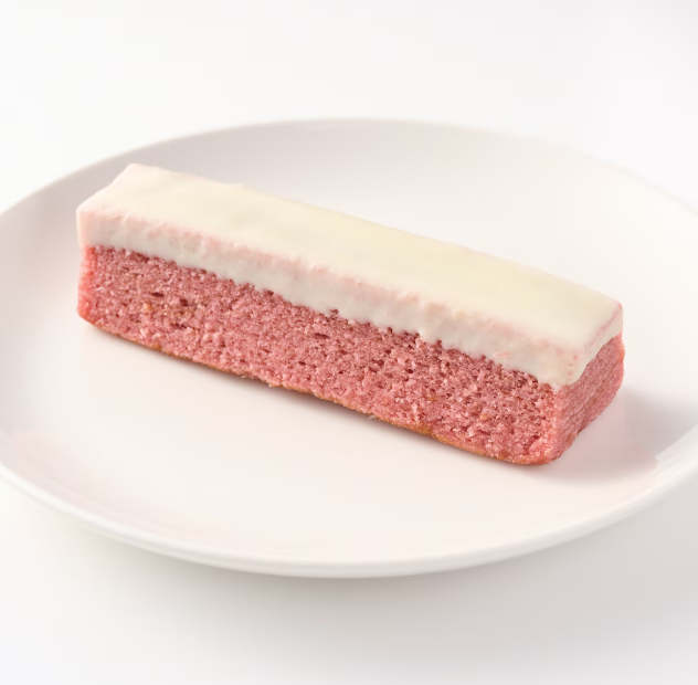 不揃いバウムホワイトチョコがけいちご