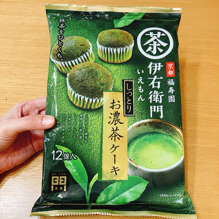 伊右衛門しっとりお濃茶ケーキ_パッケージ