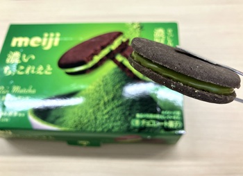 明治　濃いちょこれえと抹茶チョコサンドを実食