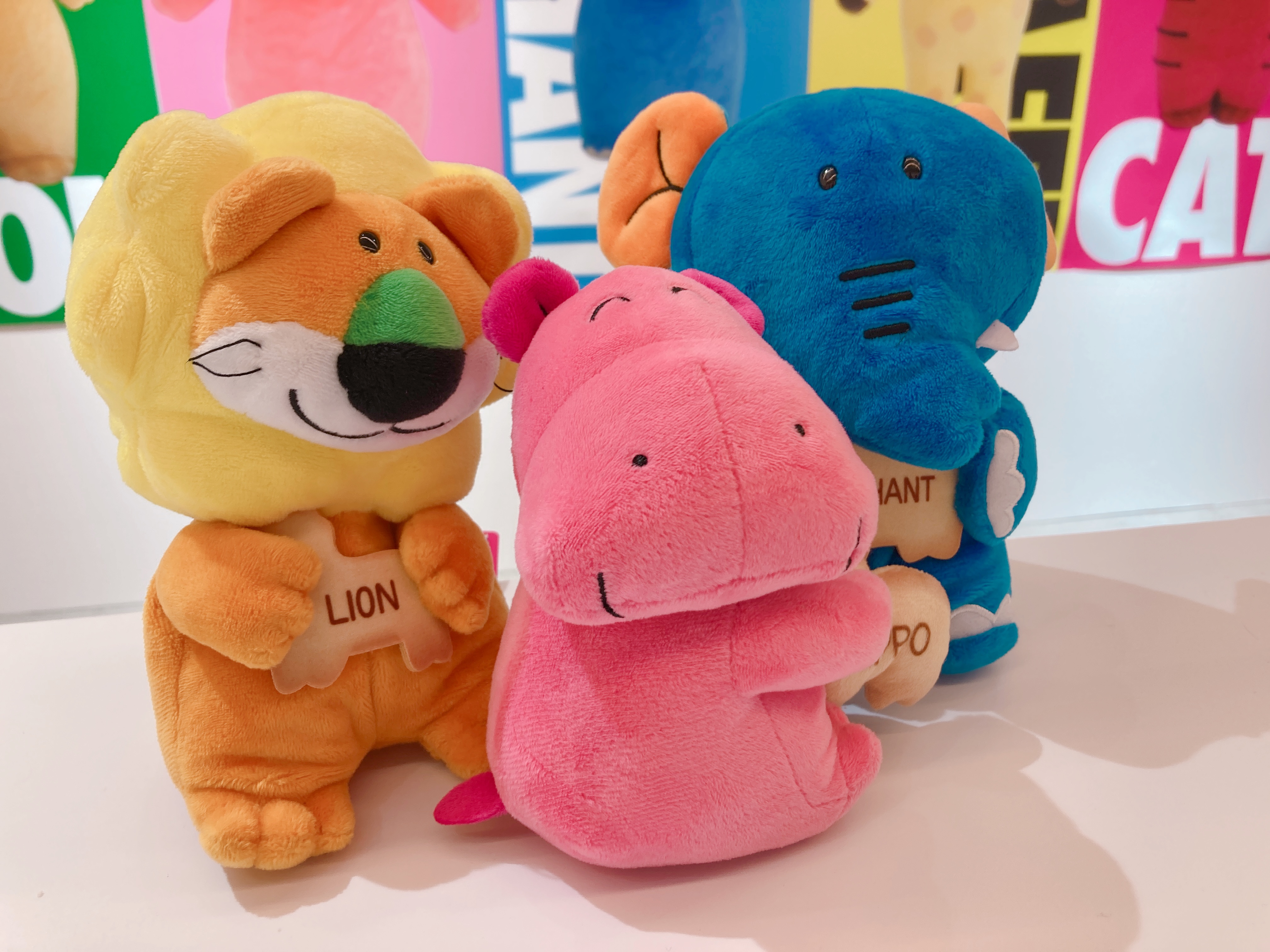 「たべっ子どうぶつスタンドOmotesando」の店内