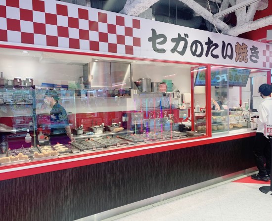店内からみた店舗