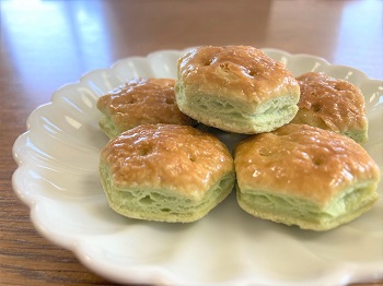 パイの実＜抹茶ティラミス＞横から積んで