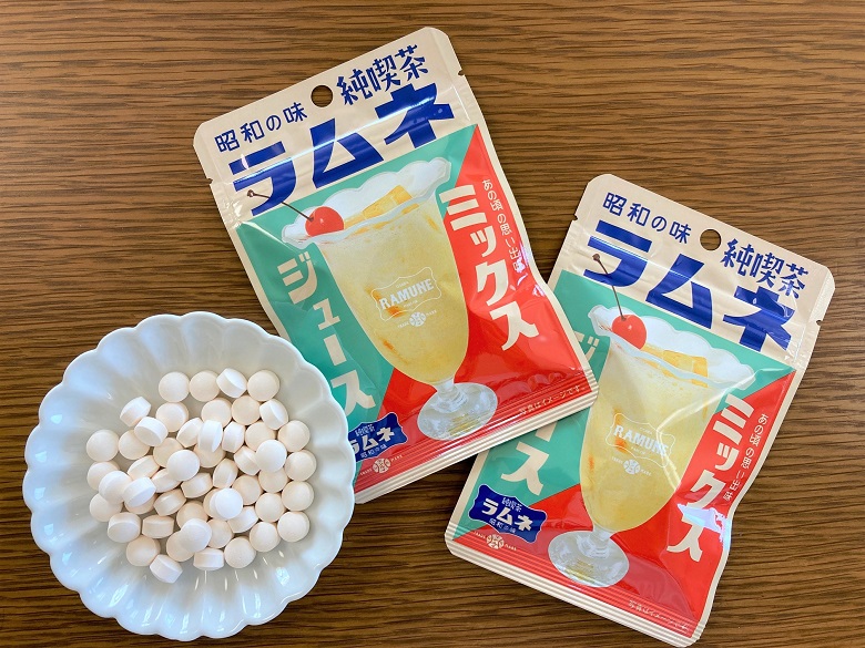 純喫茶ラムネミックスジュース中身パッケージ上から