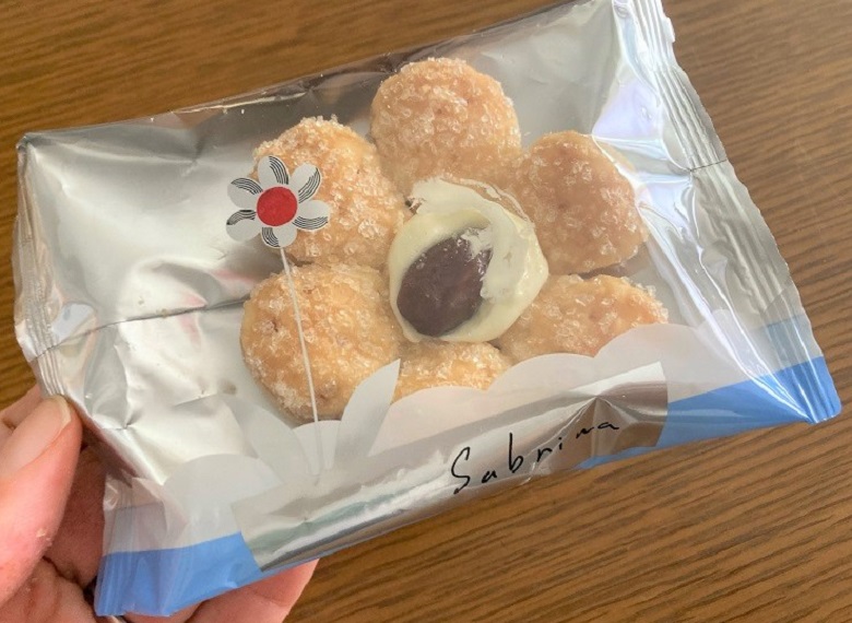薫るバターサブリナ個包装持って