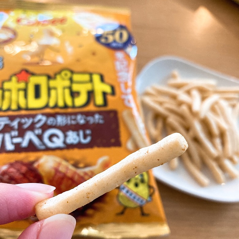 逆さになったサッポロポテトバーべＱ_‗開封①